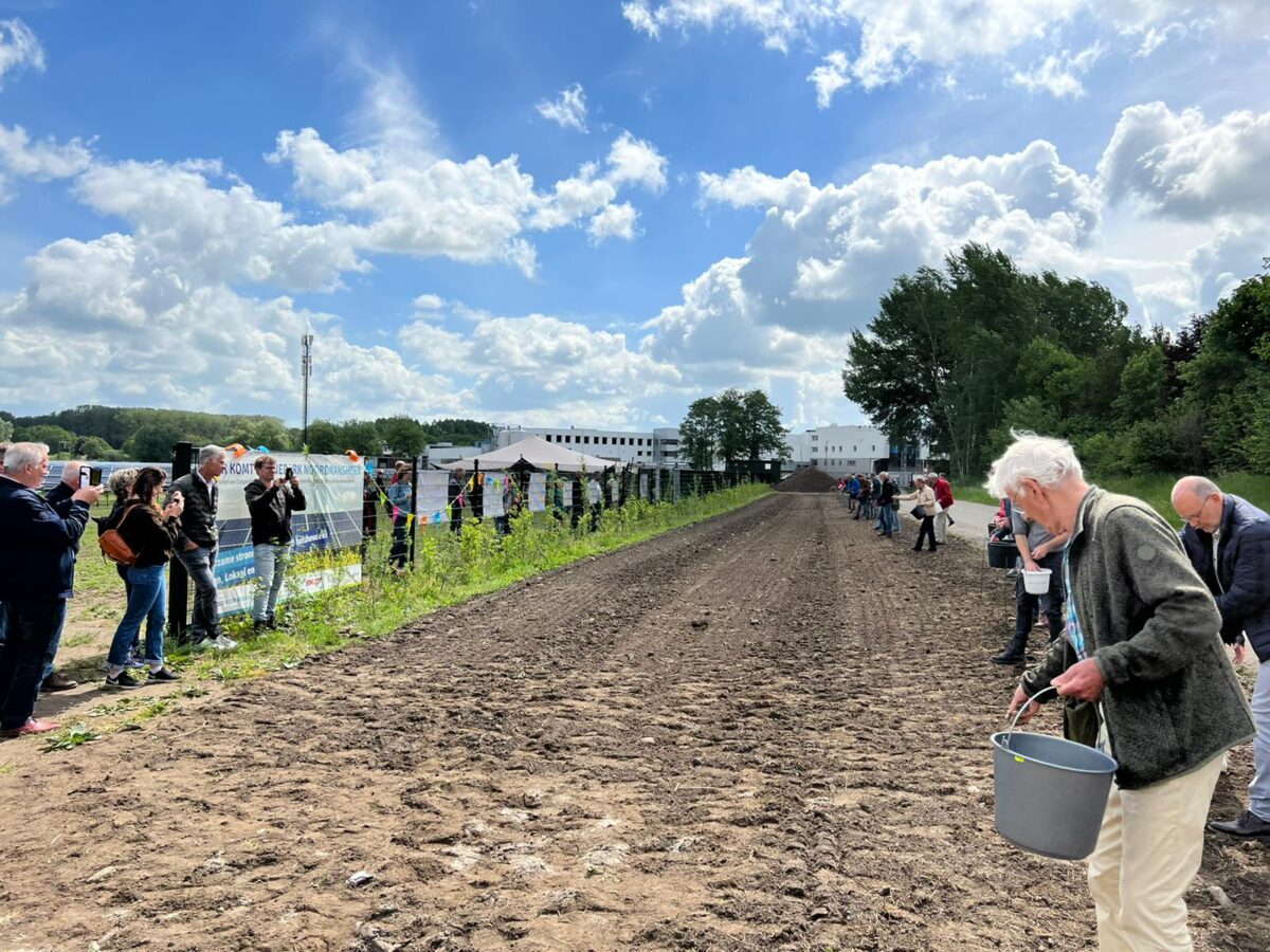 Feestelijke opening: het zonnepark in de Noordmanshoek is aangesloten