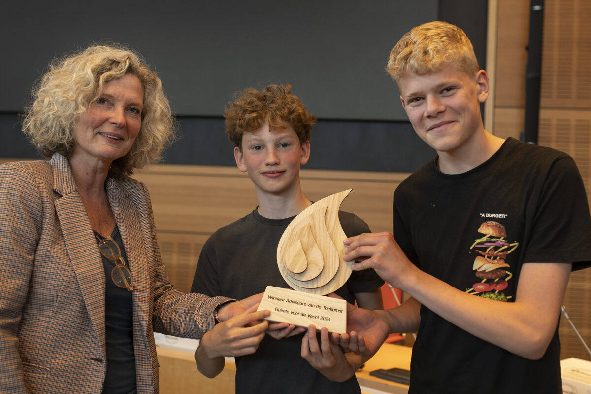 Leerlingen van het Greijdanus College komen met prijswinnend idee voor een schonere Vecht